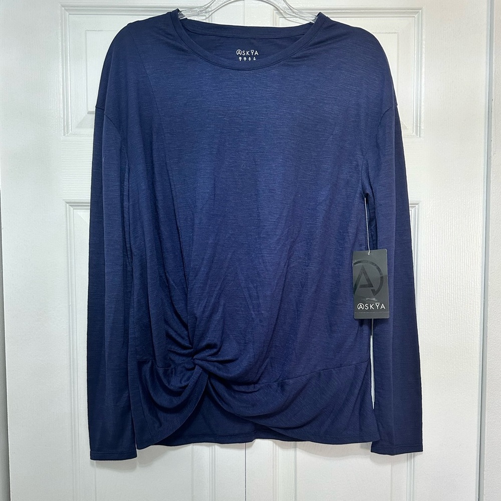 Askya Active Long Sleeve Top with Thumbholes